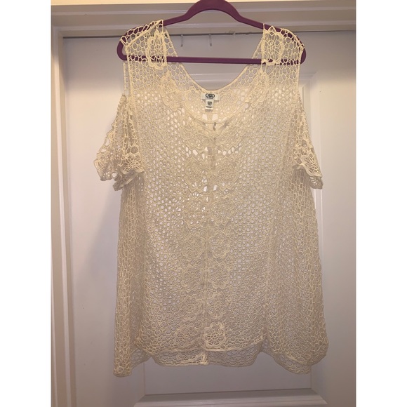 Cato Tops - Crochet cold shoulder top